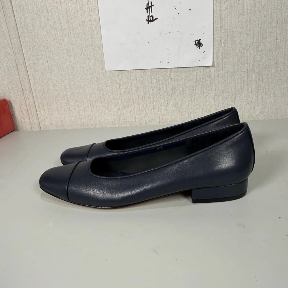 Vaneli Fc-313 Navy Nappa Soft‎ Leather Cap Toe Ballet Flat Narrow size 8SS